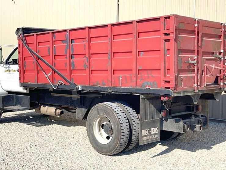 2002-chevrolet-c7500-single-axle-grain-truck-image-8