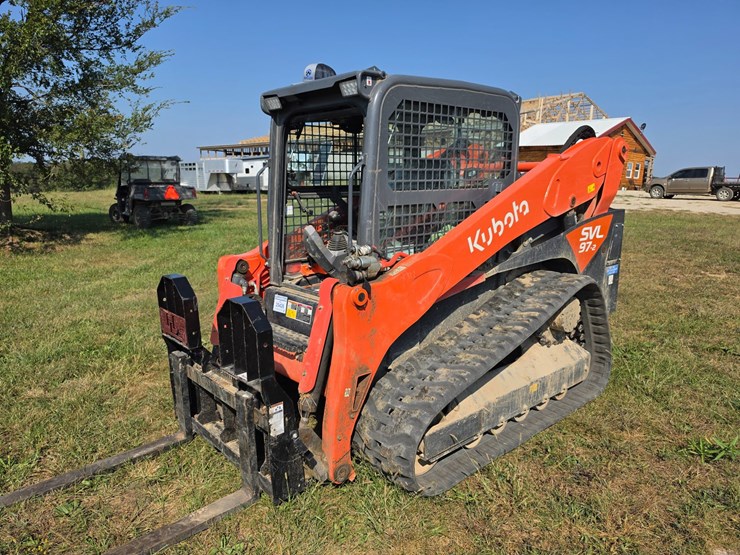 2024-kubota-svl97-2-image-2