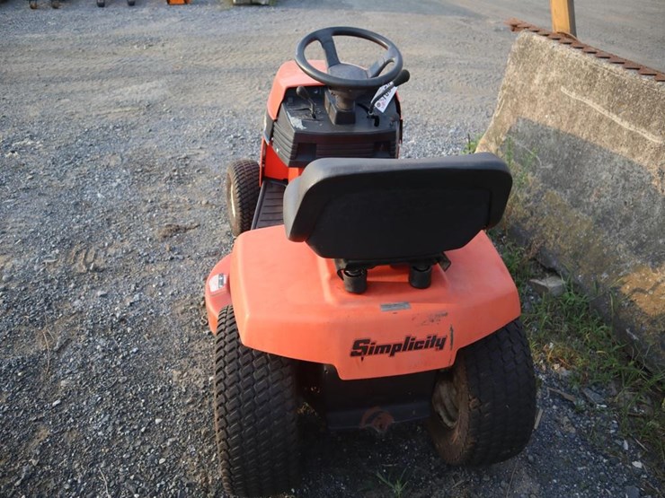 simplicity-lawn-tractor-image-7