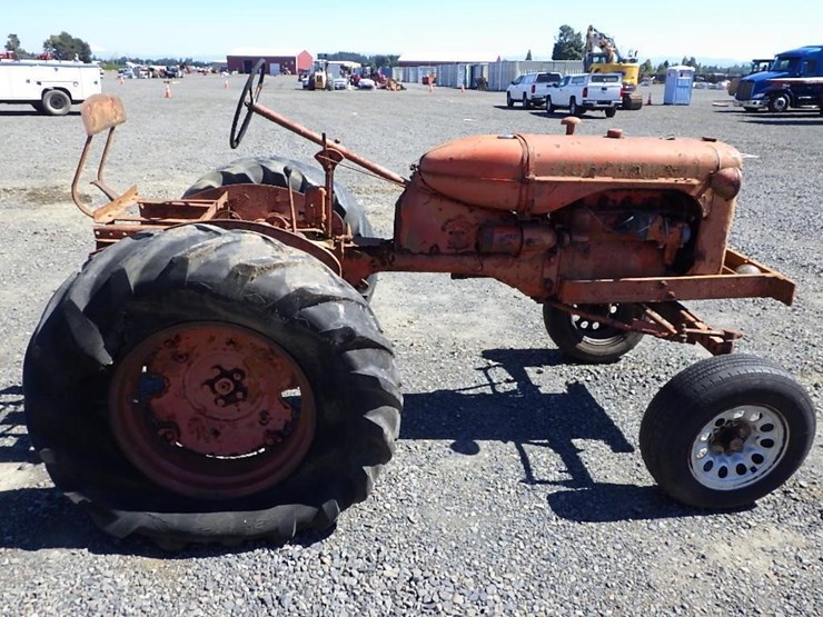 allis-chalmers-model-b-tractor-image-6