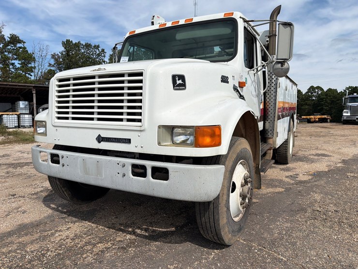 1996-international-4700-image-1