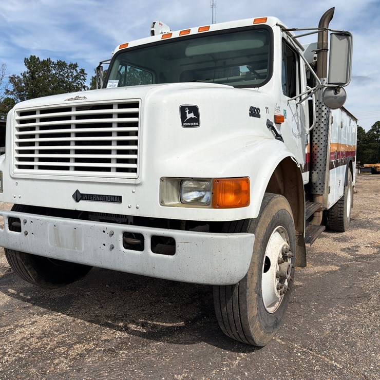 1996 INTERNATIONAL 4700