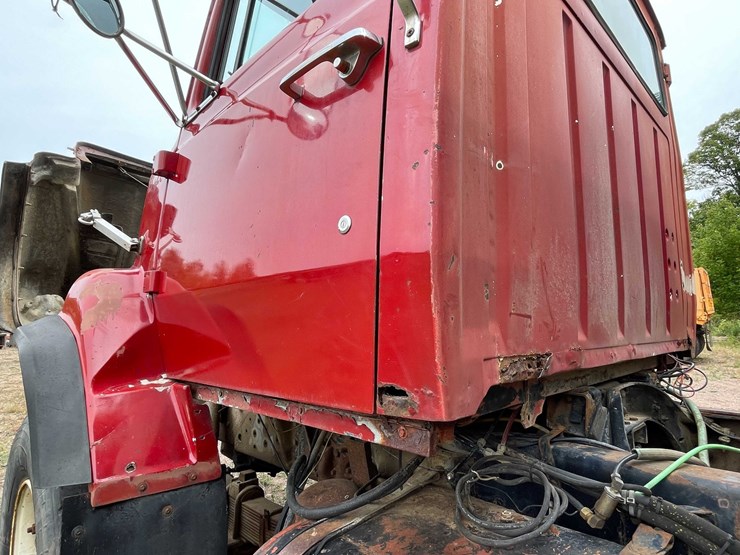 #5049-•-1980-ford-t/a-flatbed-dump-truck-(has-mi-title)-image-91