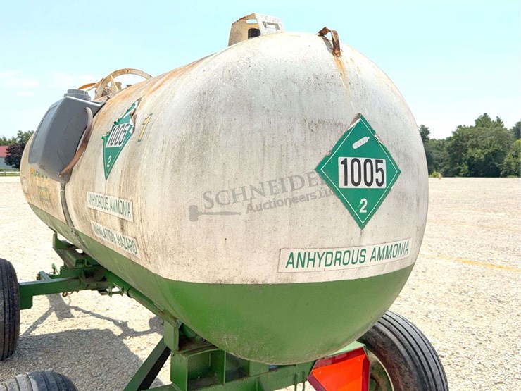 1,000-gallon-anhydrous-wagon-image-20