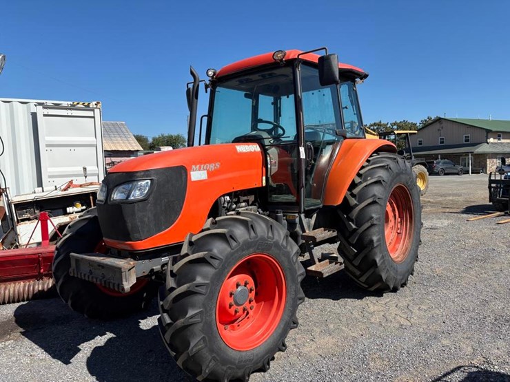 2011-kubota-m108s-image-1