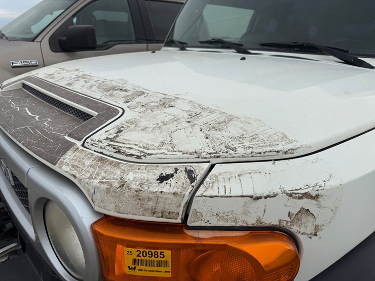 2011-toyota-fj-cruiser-image-39
