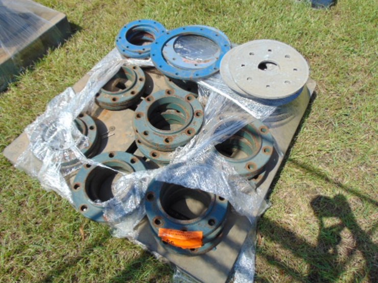 pallet-of-26pcs-of-misc.-pipe-flanges-image-1