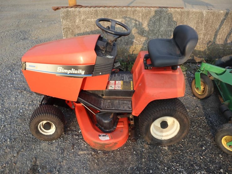 simplicity-lawn-tractor-image-5