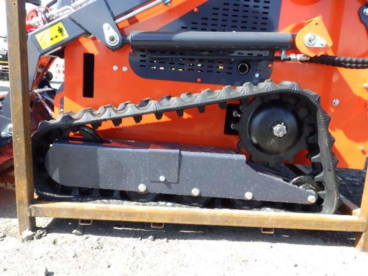 2026-tpm-t460-skid-steer-tracked-loader-image-7