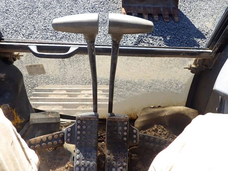 deere-330c-lc-image-44
