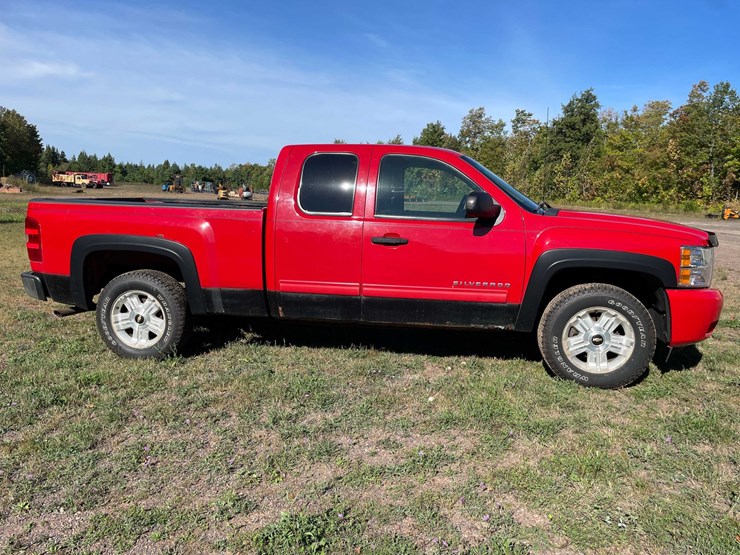 2010-chevrolet-1500-image-4