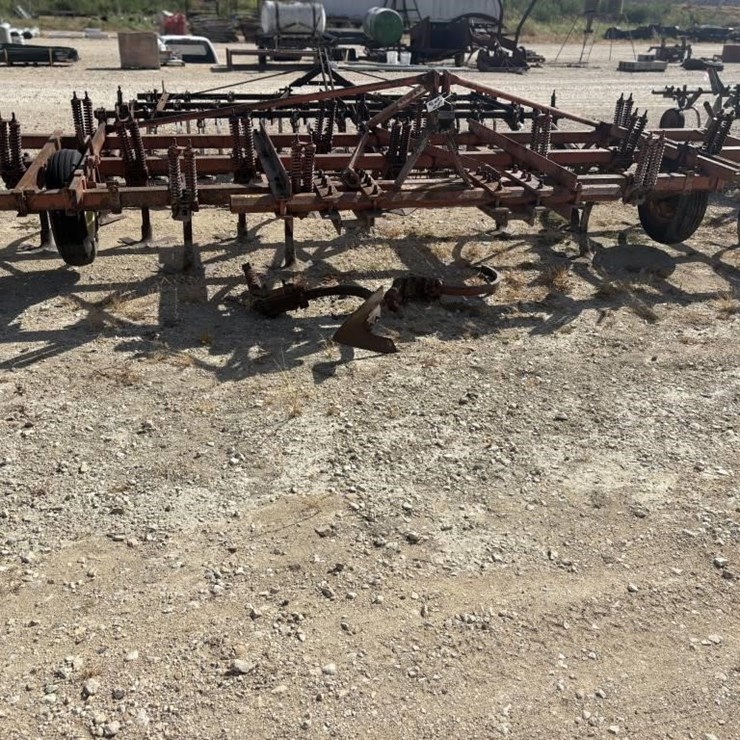 L2 - 3pt Oliver Chisel Plow