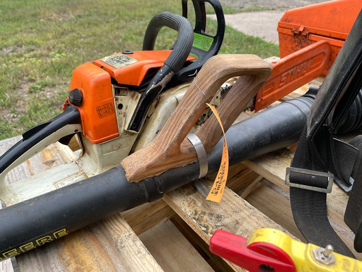 #5402-•-(1)-john-deere-leaf-blower-&-(2)-stihl-chain-saws-image-25