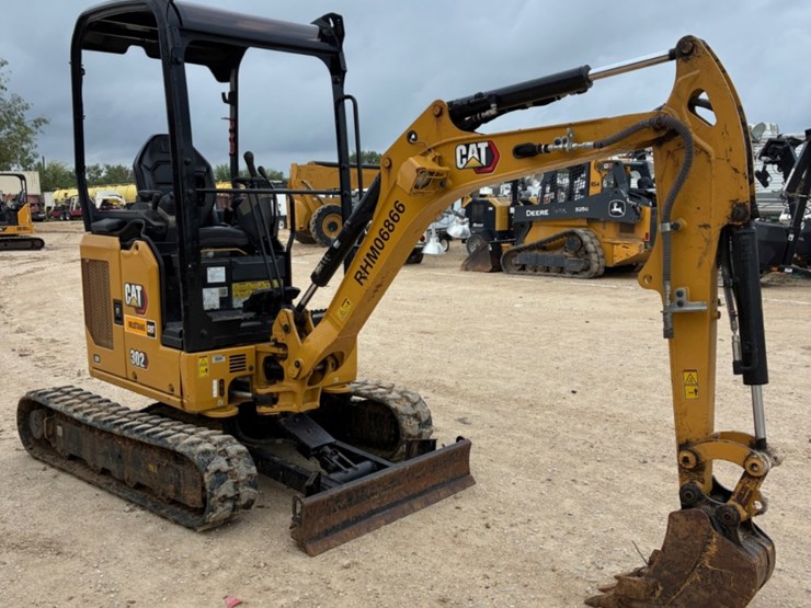 2024-caterpillar-436-image-2
