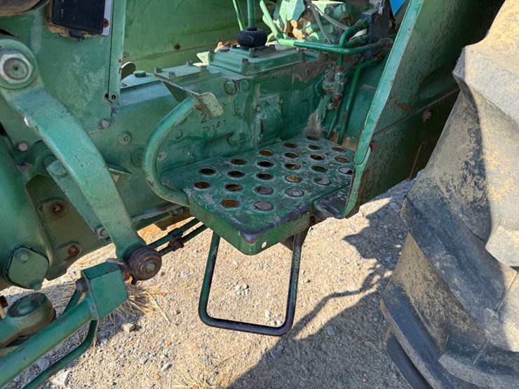 john-deere-1050-image-37