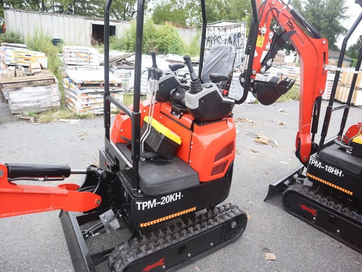 tpm-20kh-mini-excavator-image-3