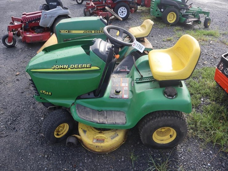 john-deere-lt155-riding-mower-image-5