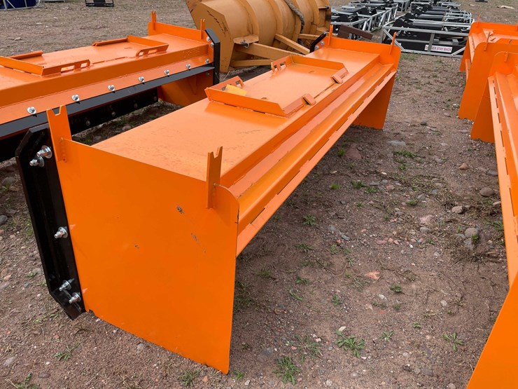#5120-•-10'-snow-pusher-with-steel-blades-v2023-image-1