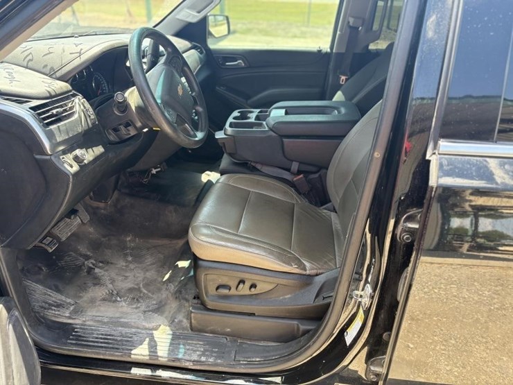 2019-chevrolet-tahoe-image-8
