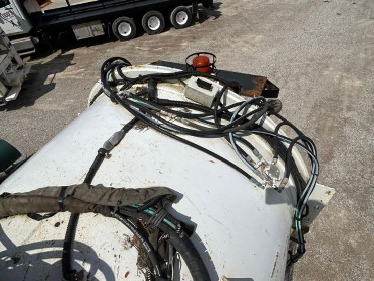 2014-peterbilt-567-image-71