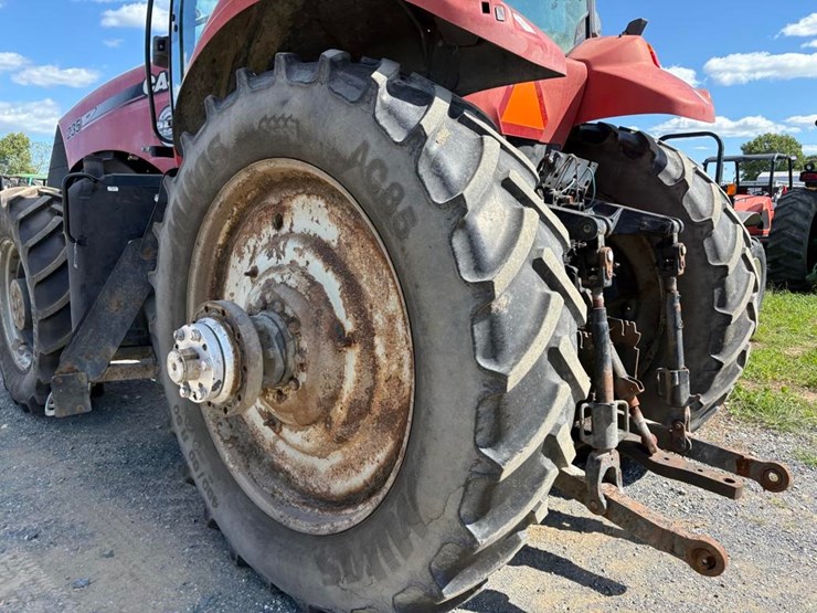 case-ih-magnum-235-image-14