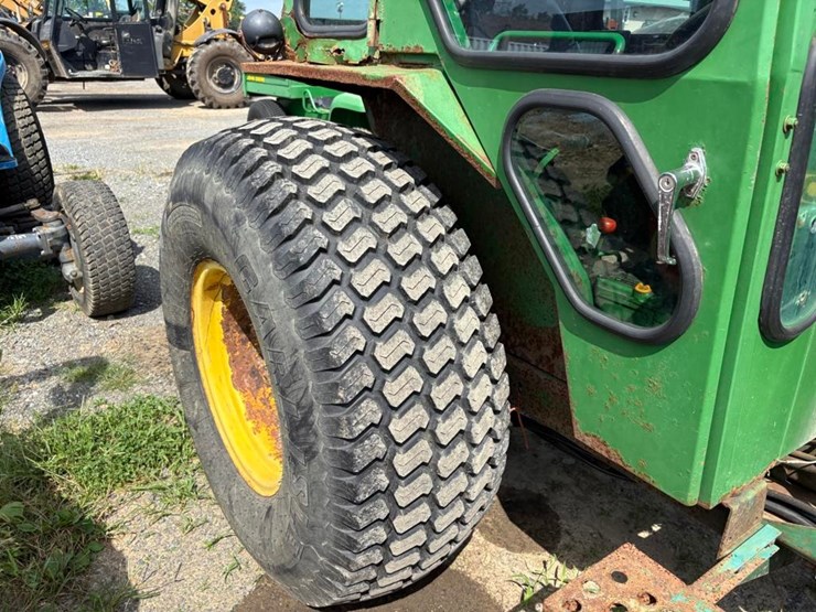 john-deere-1050-image-11