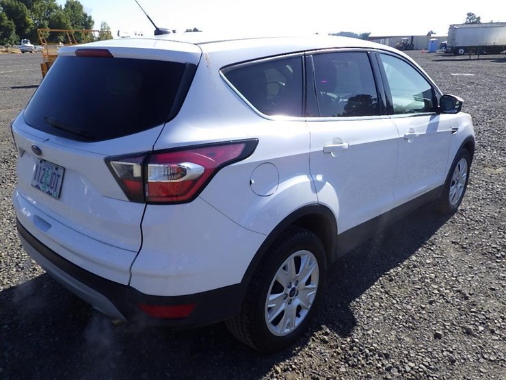 2017-ford-escape-image-5