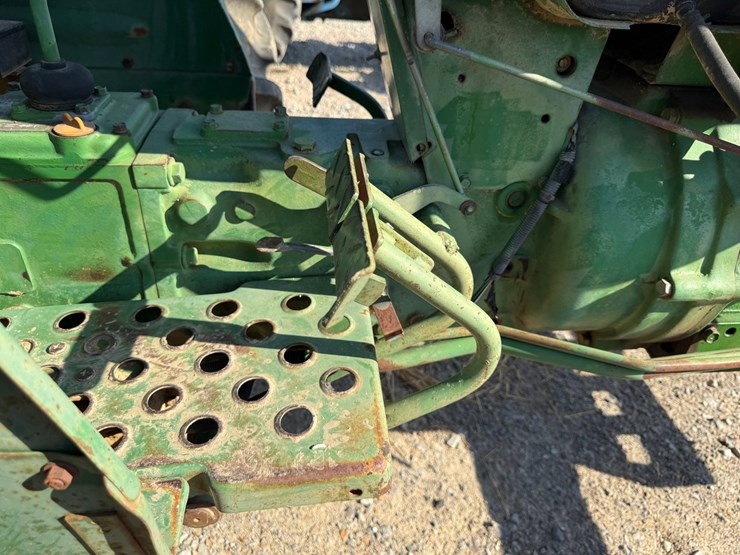 john-deere-1050-image-22