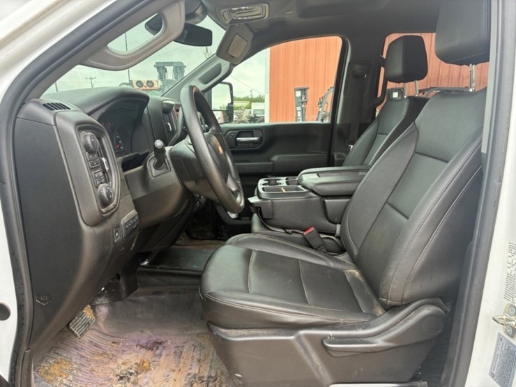 2024-chevrolet-silverado-3500hd-image-7