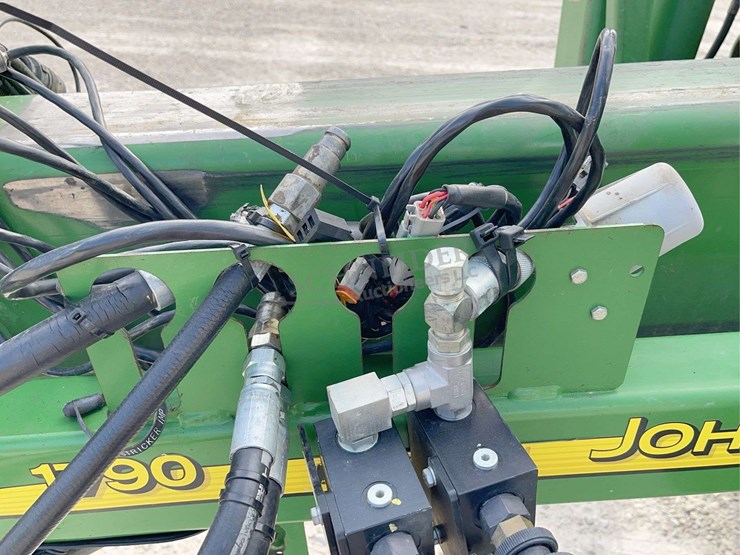john-deere-1790-image-13