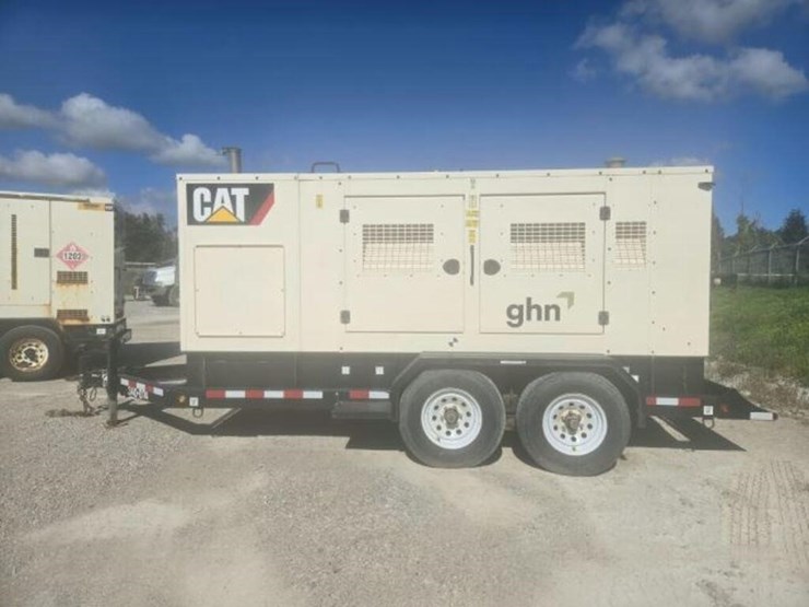 2019-caterpillar-xq230-image-7
