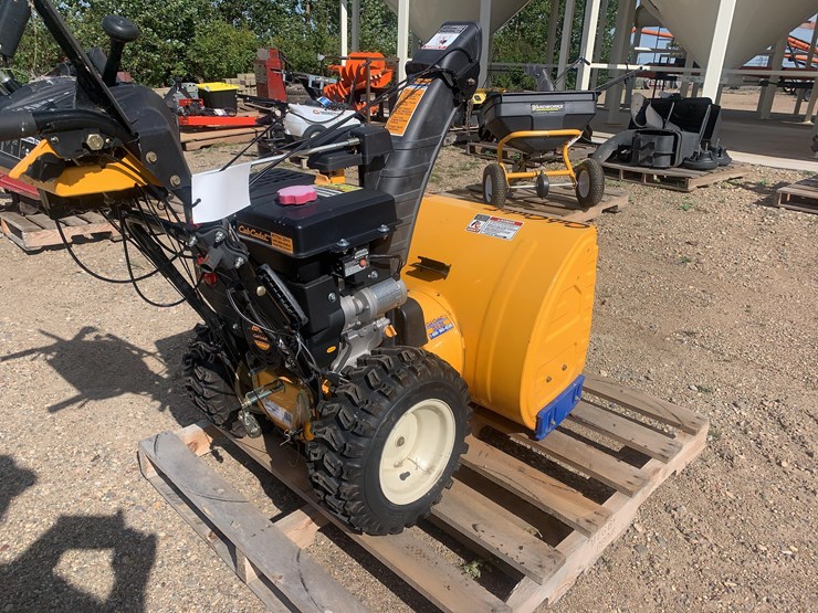 cub-cadet-528sw--snow-blower-image-4