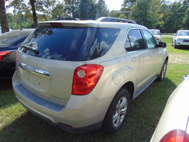 2012-chevrolet-equinox-lt-image-2