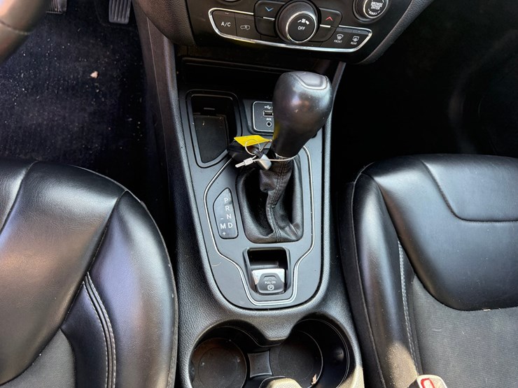 2019-jeep-cherokee-image-39