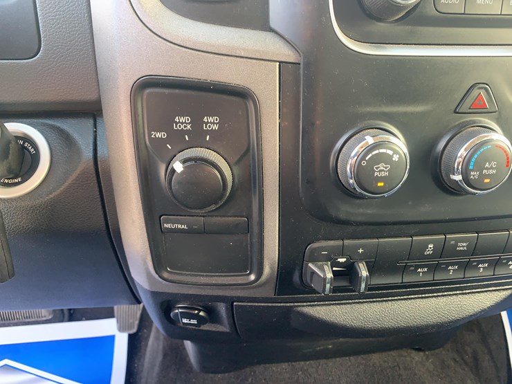 2017-dodge-2500-image-18