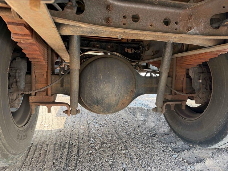 2011-international-4300m7-flat-bed-image-12