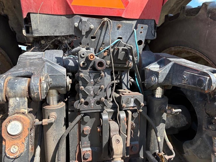case-ih-magnum-235-image-20