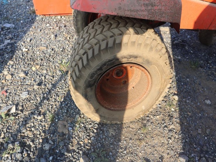 allis-chalmers-b207e-lawn-&-garden-tractor-image-9