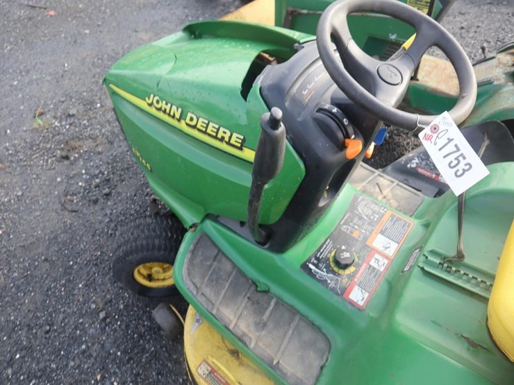 john-deere-lt155-riding-mower-image-18