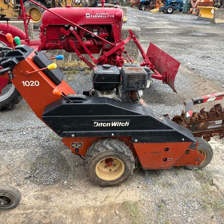 DITCH WITCH 1020