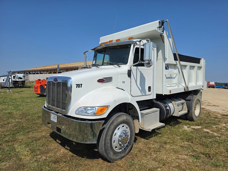 2012-peterbilt-382-image-2