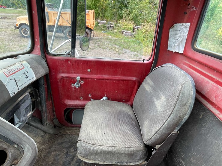 #5049-•-1980-ford-t/a-flatbed-dump-truck-(has-mi-title)-image-105