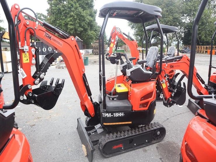 tpm-18hh-mini-excavator-image-1
