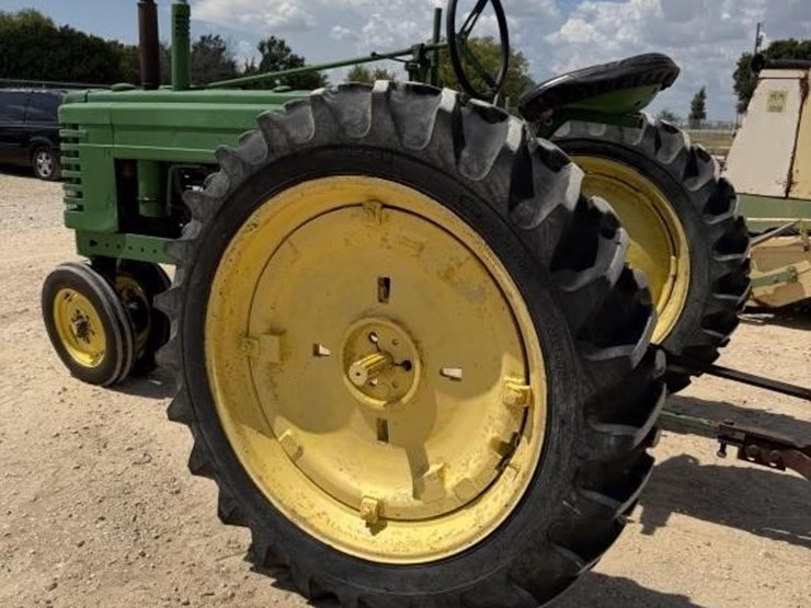 john-deere-model-b-image-3