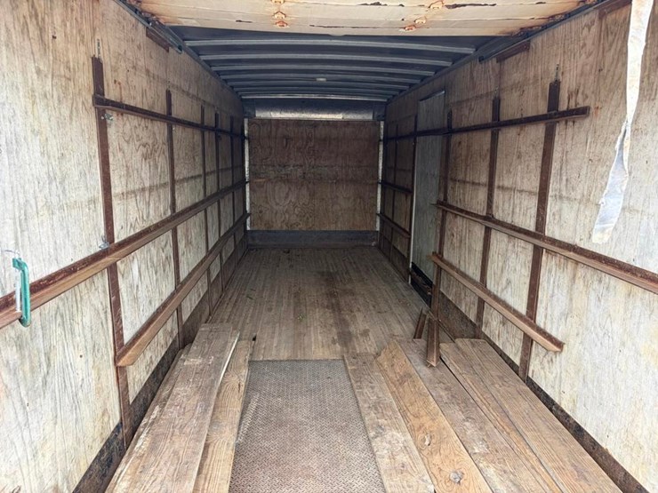 2003-kenworth-t300-image-17