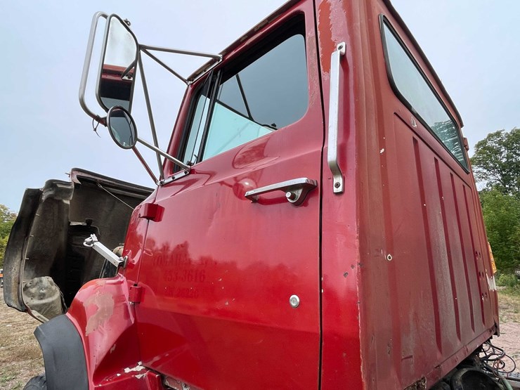 #5049-•-1980-ford-t/a-flatbed-dump-truck-(has-mi-title)-image-92
