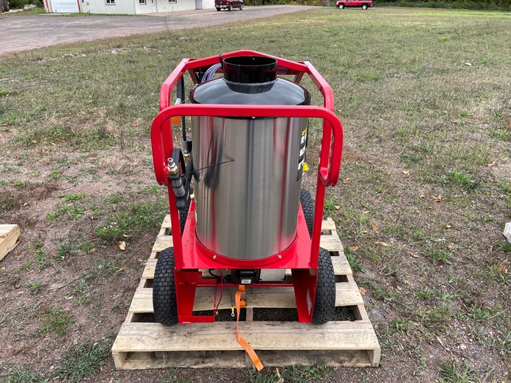 #5496-•-2026-magnum-4000-gold-portable-hot-water-pressure-washer-image-2