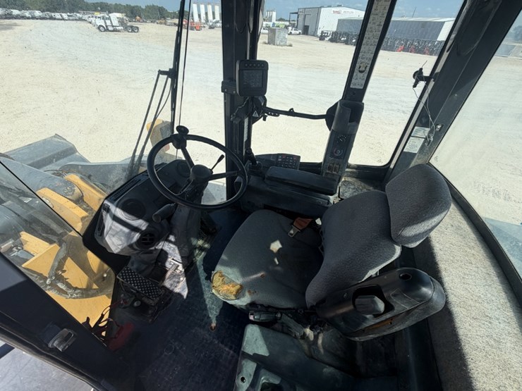 2015-john-deere-9-image-11