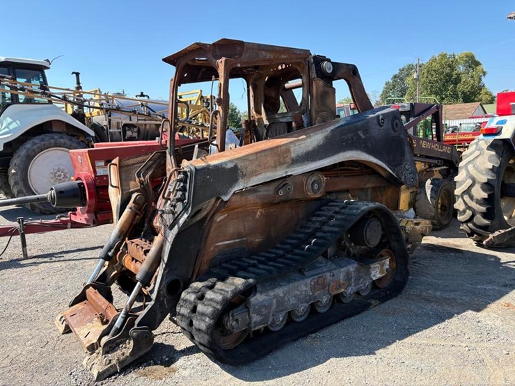 2025-deere-333g-image-2
