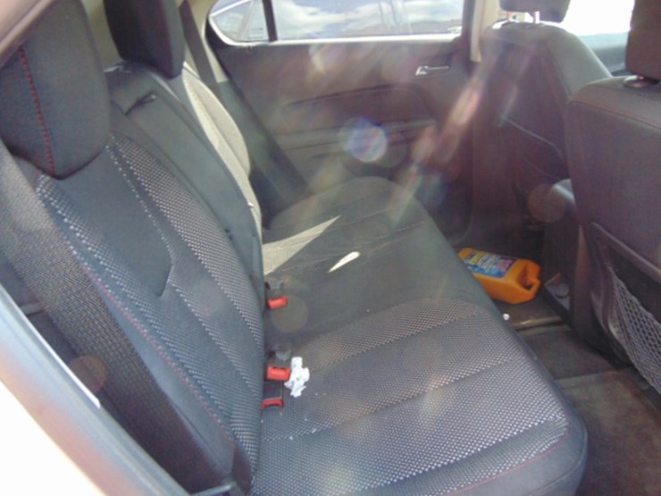 2012-chevrolet-equinox-lt-image-5